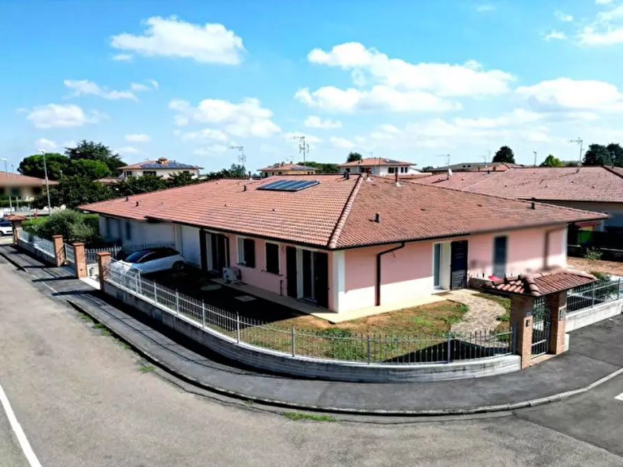 Immagine 1 di Villetta a schiera in vendita  in Lusurasco a Alseno