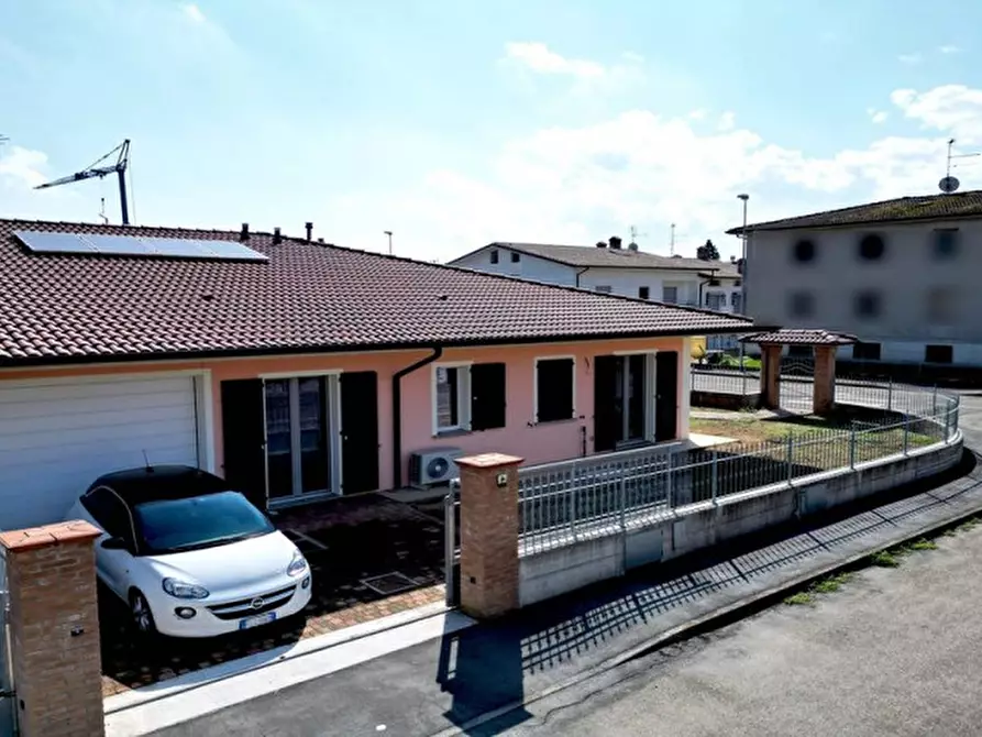 Immagine 2 di Villetta a schiera in vendita  in Lusurasco a Alseno