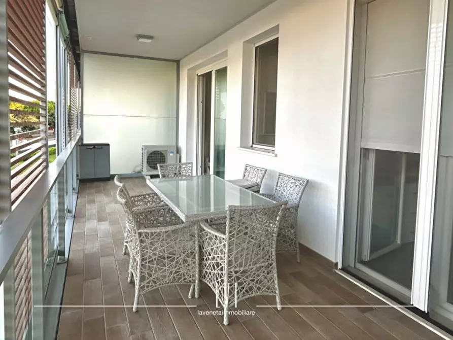 Immagine 2 di Appartamento in vendita  in Piazza Luigi Tenco 2 a Jesolo
