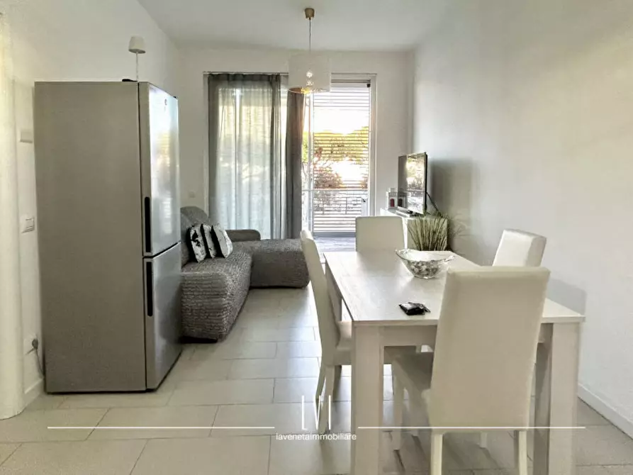 Immagine 5 di Appartamento in vendita  in Piazza Luigi Tenco 2 a Jesolo