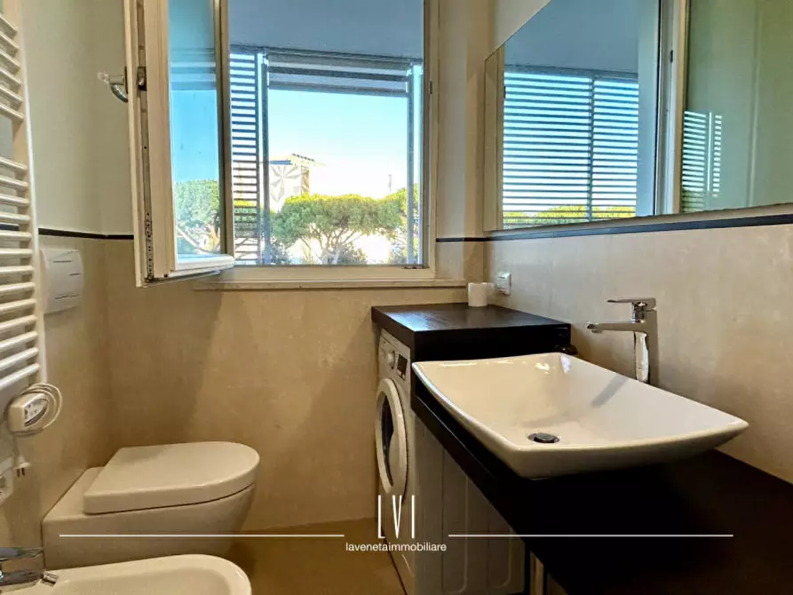 Immagine 9 di Appartamento in vendita  in Piazza Luigi Tenco 2 a Jesolo