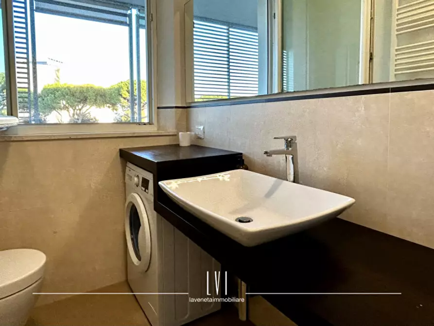 Immagine 10 di Appartamento in vendita  in Piazza Luigi Tenco 2 a Jesolo