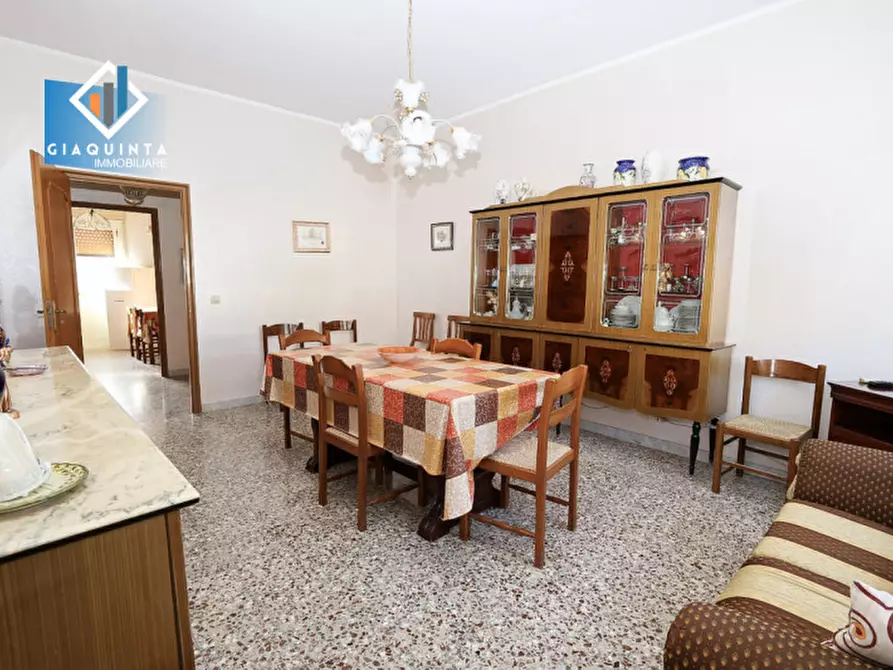 Immagine 1 di Appartamento in vendita  in Viale della Libertà n. 20 a Ramacca