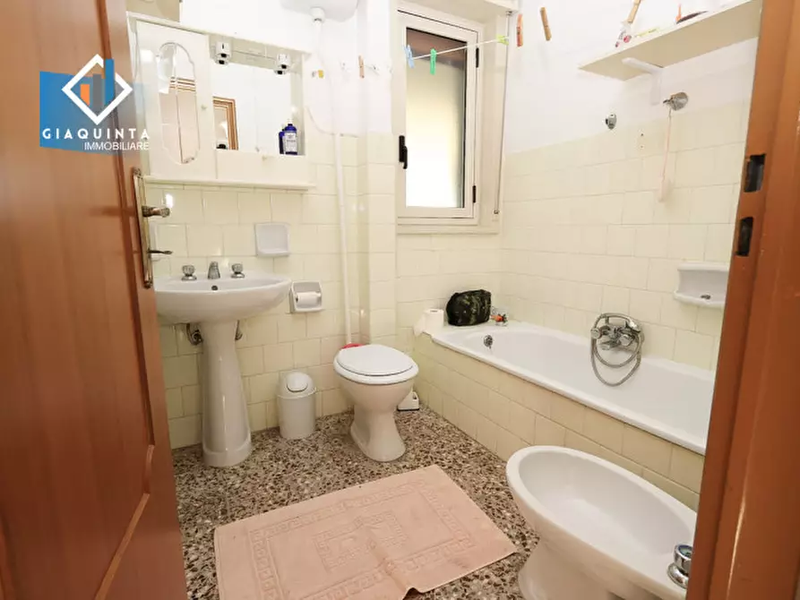 Immagine 9 di Appartamento in vendita  in Viale della Libertà n. 20 a Ramacca