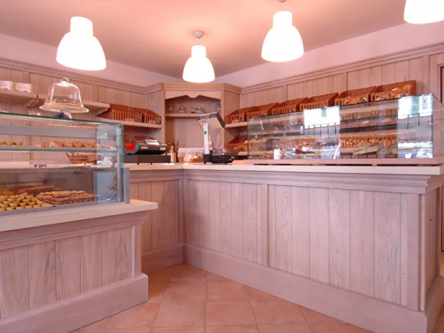 Immagine 1 di Attività commerciale in vendita  in Via Europa a Albignasego