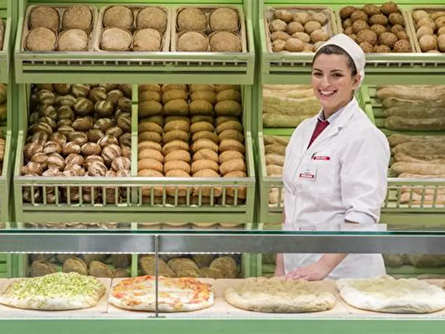 Immagine 2 di Attività commerciale in vendita  in Via Europa a Albignasego