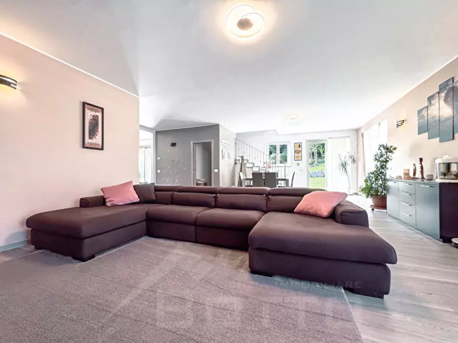 Immagine 5 di Villa in vendita  in Via Dante Alighieri 81 a Leggiuno