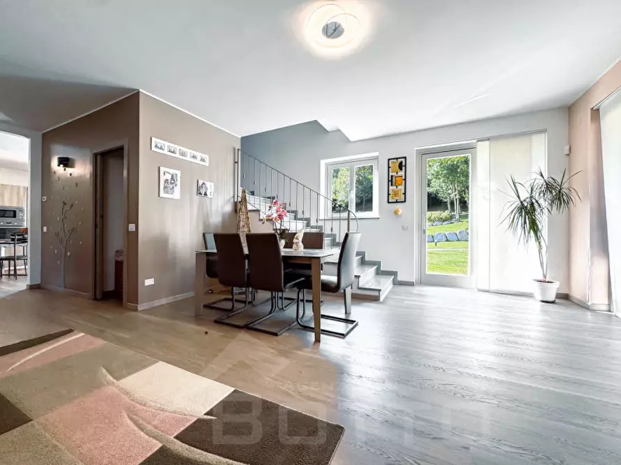 Immagine 9 di Villa in vendita  in Via Dante Alighieri 81 a Leggiuno