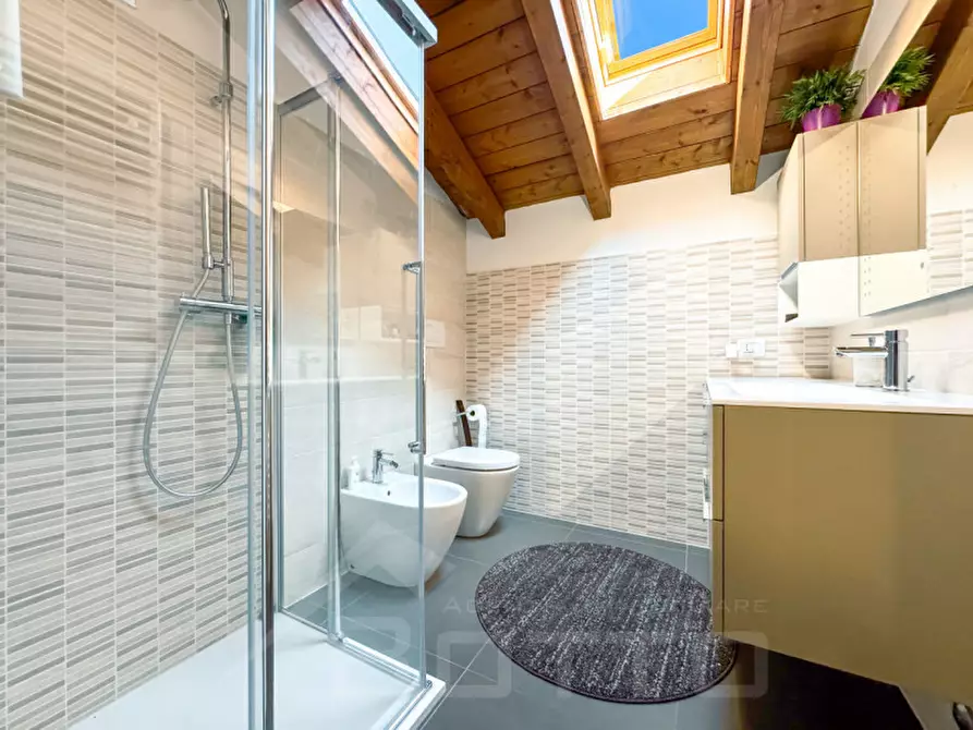 Immagine 20 di Villa in vendita  in Via Dante Alighieri 81 a Leggiuno