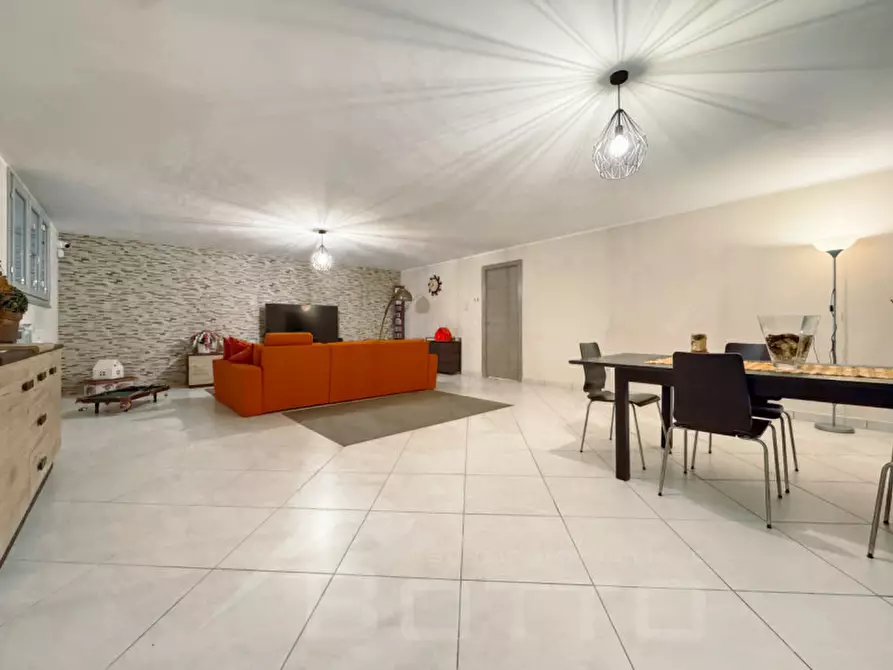 Immagine 27 di Villa in vendita  in Via Dante Alighieri 81 a Leggiuno