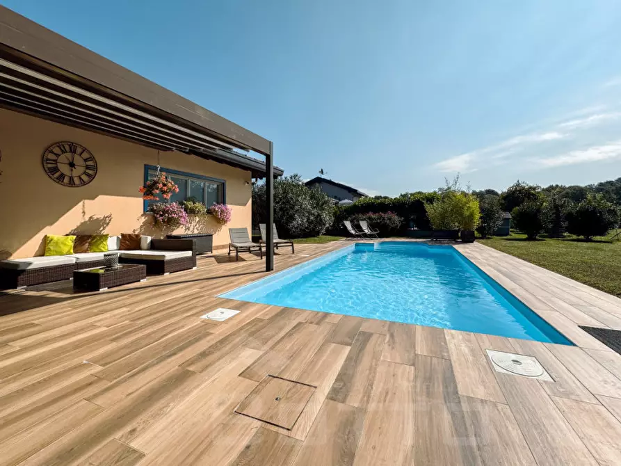 Immagine 36 di Villa in vendita  in Via Dante Alighieri 81 a Leggiuno