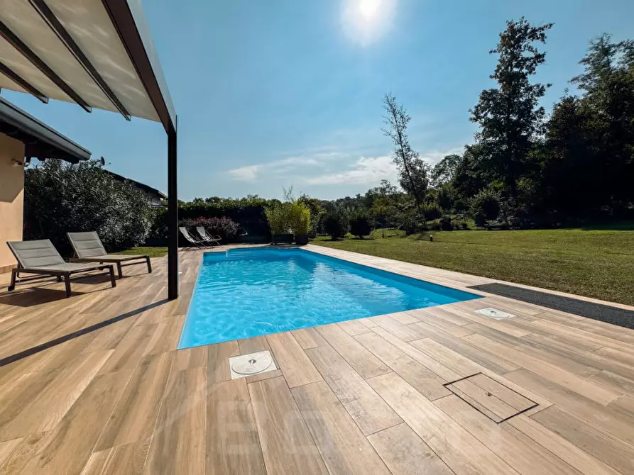 Immagine 37 di Villa in vendita  in Via Dante Alighieri 81 a Leggiuno