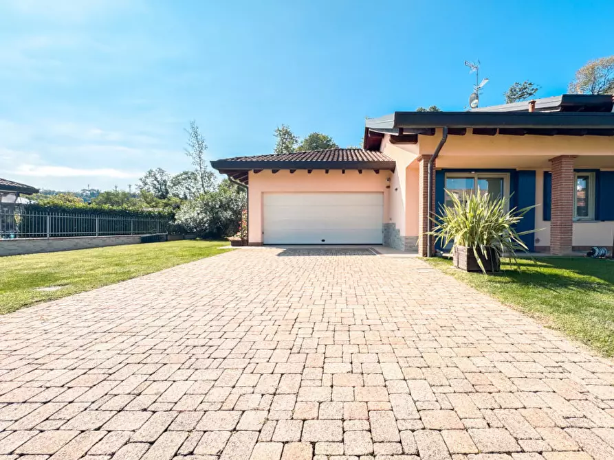 Immagine 41 di Villa in vendita  in Via Dante Alighieri 81 a Leggiuno