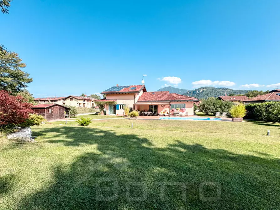 Immagine 42 di Villa in vendita  in Via Dante Alighieri 81 a Leggiuno