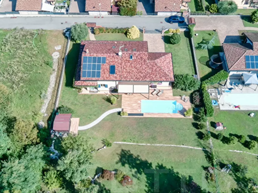 Immagine 45 di Villa in vendita  in Via Dante Alighieri 81 a Leggiuno