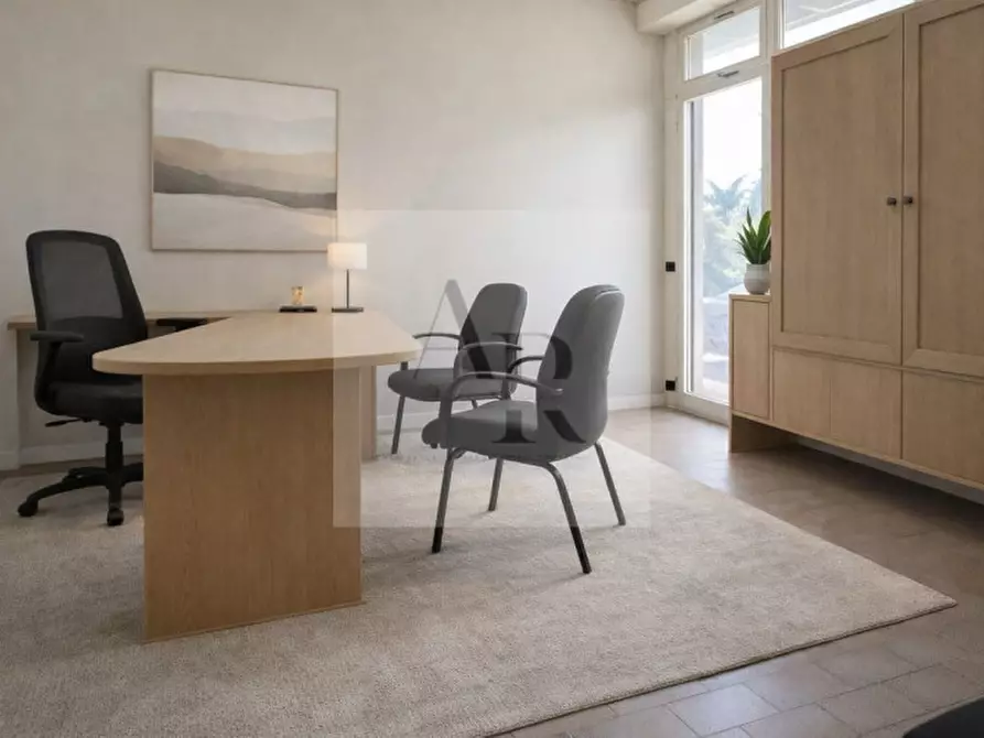 Immagine 1 di Ufficio in vendita  in Via Chiesa a Stra