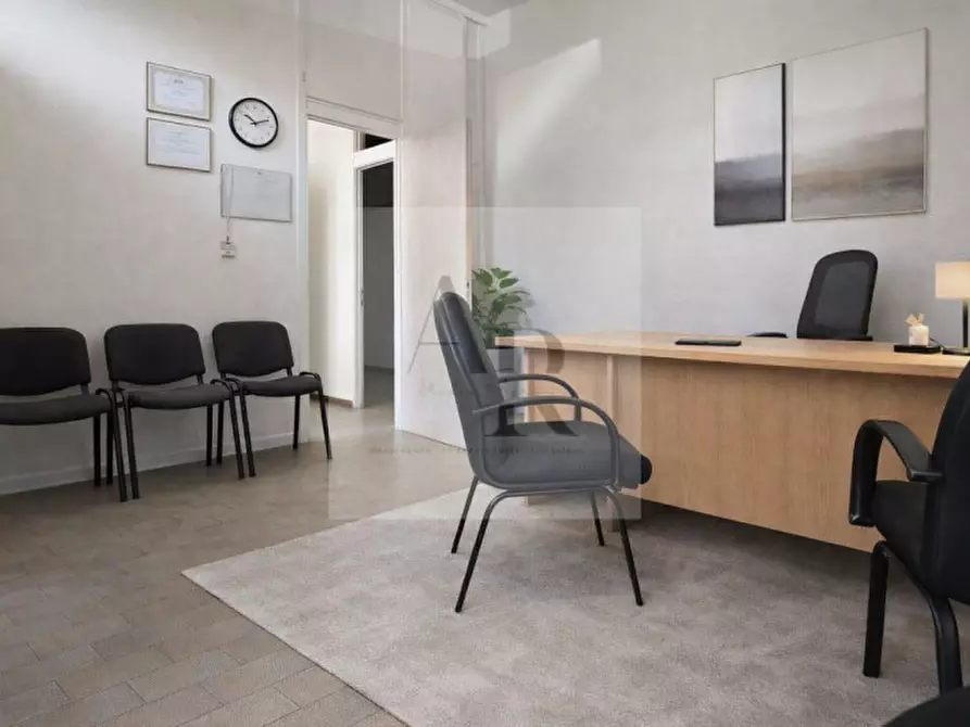 Immagine 2 di Ufficio in vendita  in Via Chiesa a Stra