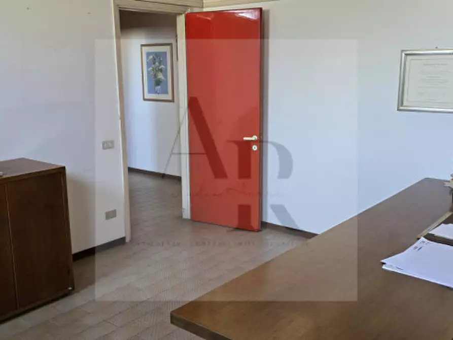 Immagine 8 di Ufficio in vendita  in Via Chiesa a Stra