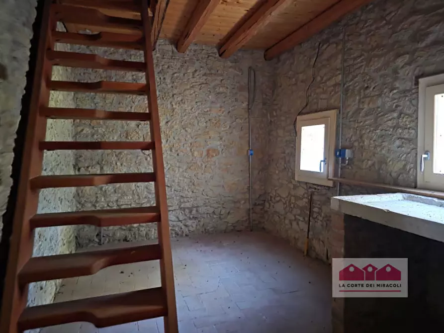 Immagine 16 di Rustico / casale in vendita  in Via Rivella a Creazzo