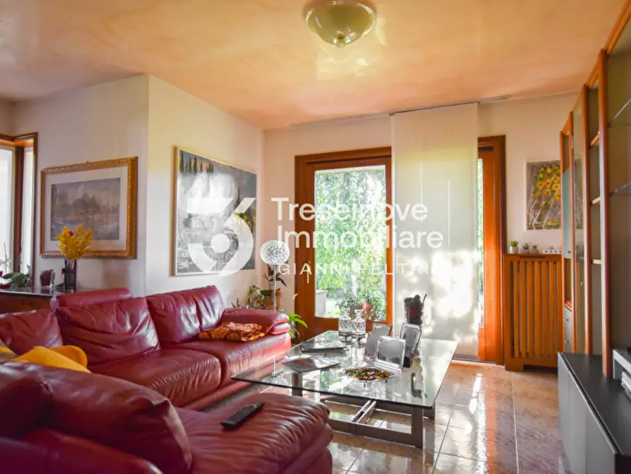 Immagine 4 di Casa indipendente in vendita  in Via Amendola a Paese