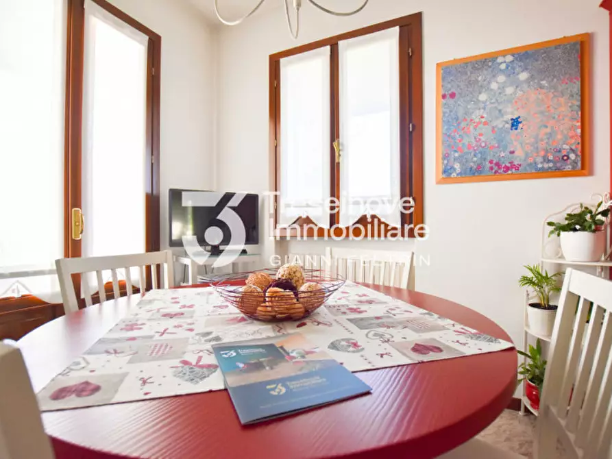 Immagine 10 di Casa indipendente in vendita  in Via Amendola a Paese