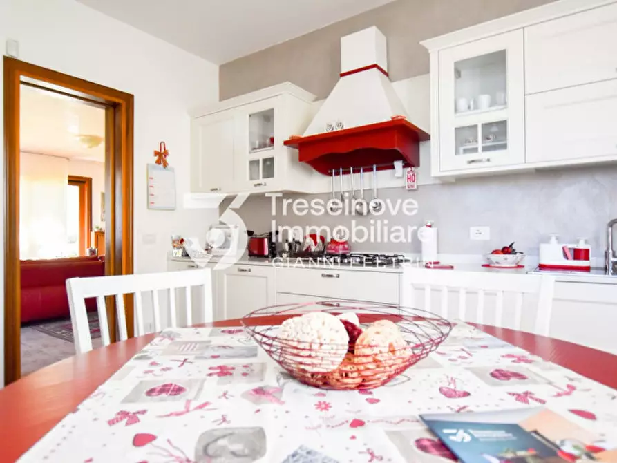 Immagine 12 di Casa indipendente in vendita  in Via Amendola a Paese