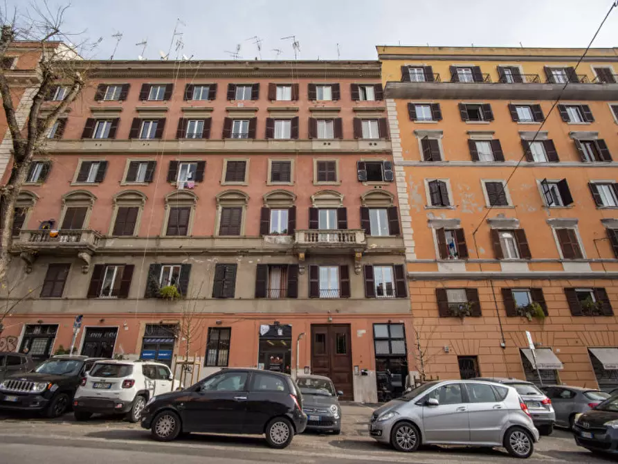 Immagine 1 di Appartamento in vendita  in Via Goffredo Mameli a Roma