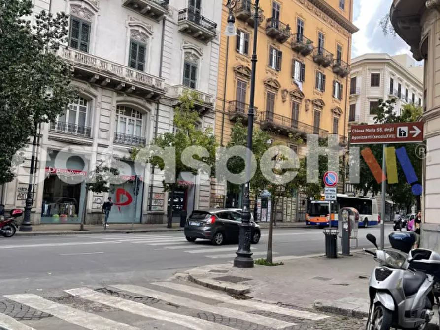 Immagine 7 di Negozio in vendita  in Via Giovanni da Procida a Palermo