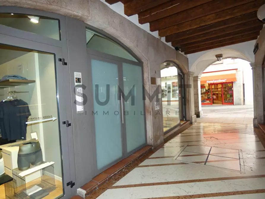 Immagine 7 di Ufficio in vendita  in Via Fratelli Pasini a Schio