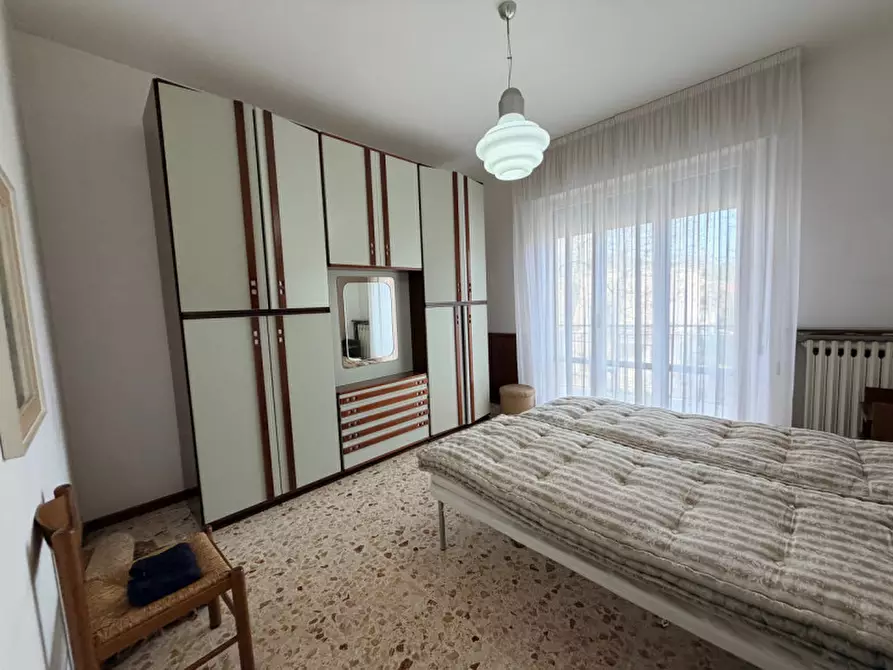 Immagine 11 di Appartamento in vendita  a Senigallia