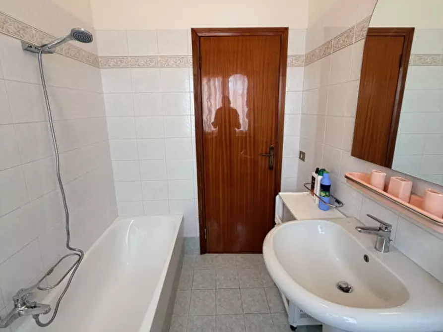 Immagine 17 di Appartamento in vendita  a Senigallia