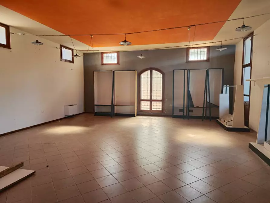 Immagine 4 di Attività commerciale in affitto  in Via per Montemerlo a Teolo