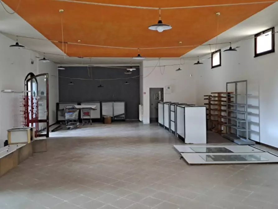 Immagine 6 di Attività commerciale in affitto  in Via per Montemerlo a Teolo