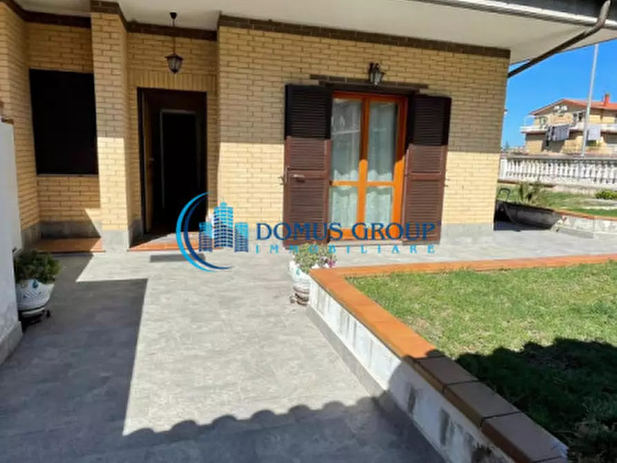 Immagine 4 di Casa quadrifamiliare in vendita  in Via Rezzato a Roma