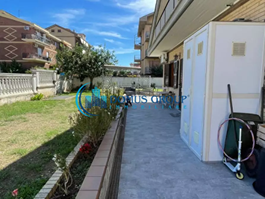 Immagine 22 di Casa quadrifamiliare in vendita  in Via Rezzato a Roma