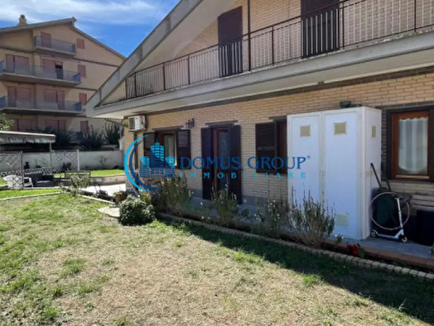 Immagine 63 di Casa quadrifamiliare in vendita  in Via Rezzato a Roma