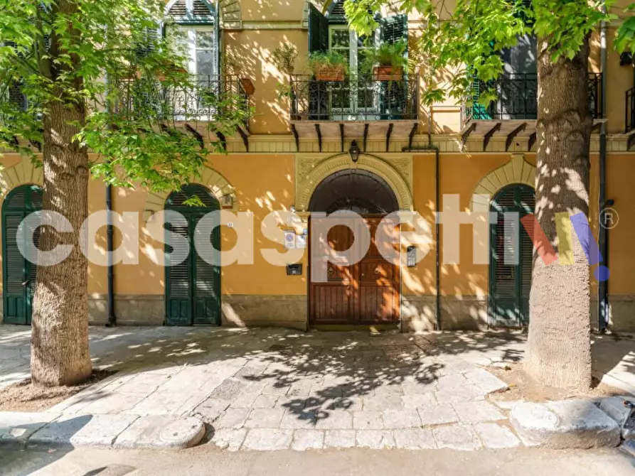 Immagine 1 di Bed & Breakfast in vendita  in Via Gregorio Ugdulena a Palermo
