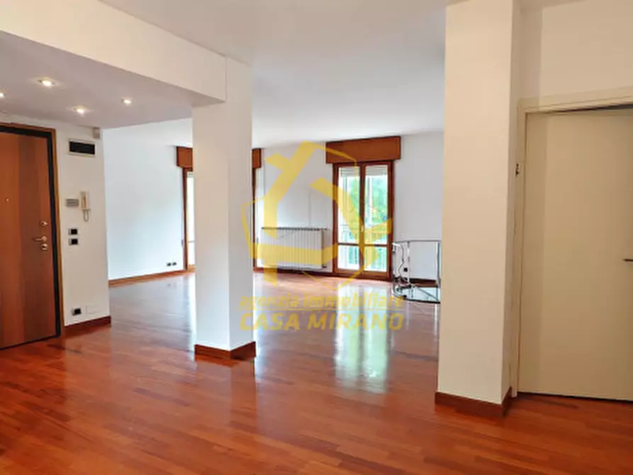 Immagine 2 di Appartamento in vendita  in Via Ermanno Wolf Ferrari a Mirano