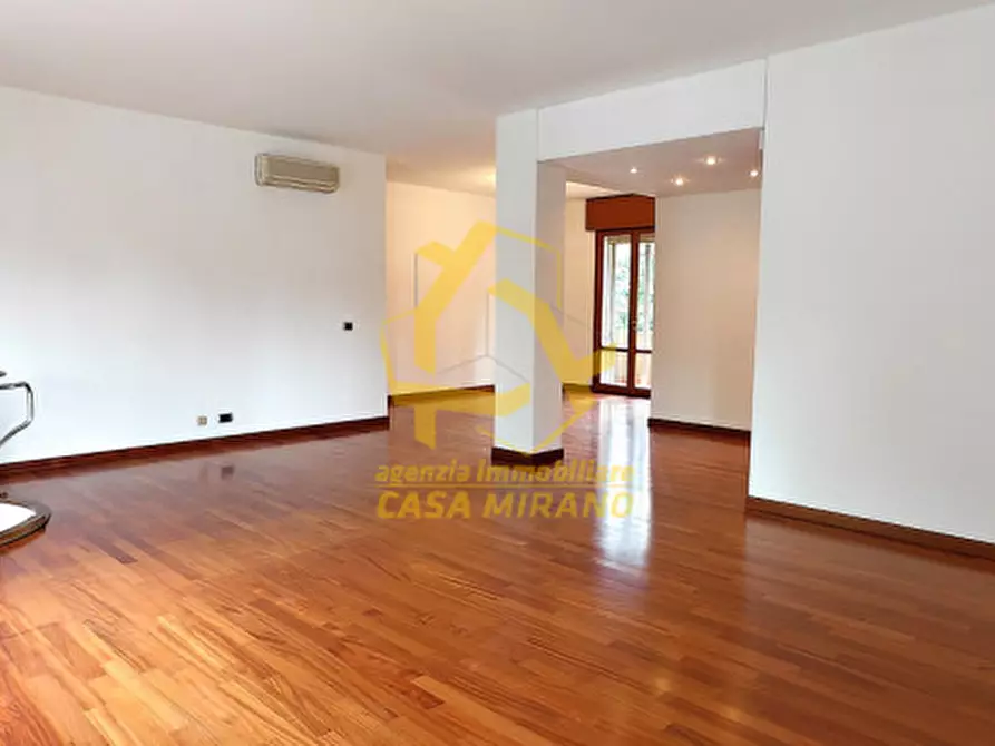 Immagine 3 di Appartamento in vendita  in Via Ermanno Wolf Ferrari a Mirano