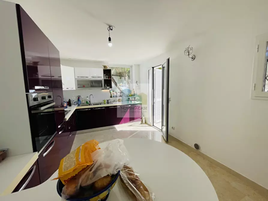 Immagine 12 di Villa in vendita  in via ciglio 150 a Serrara Fontana