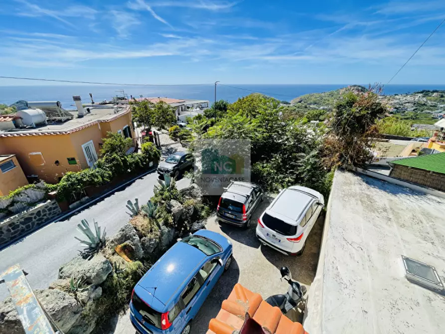 Immagine 18 di Villa in vendita  in via ciglio 150 a Serrara Fontana