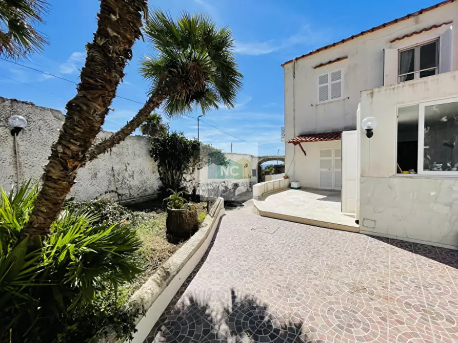 Immagine 33 di Villa in vendita  in via ciglio 150 a Serrara Fontana