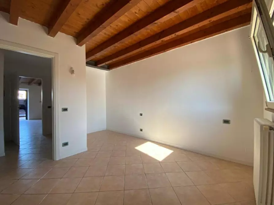 Immagine 9 di Appartamento in vendita  a Mozzecane