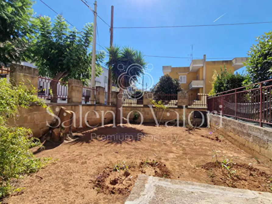 Immagine 38 di Appartamento in vendita  in Via Gorizia a Parabita