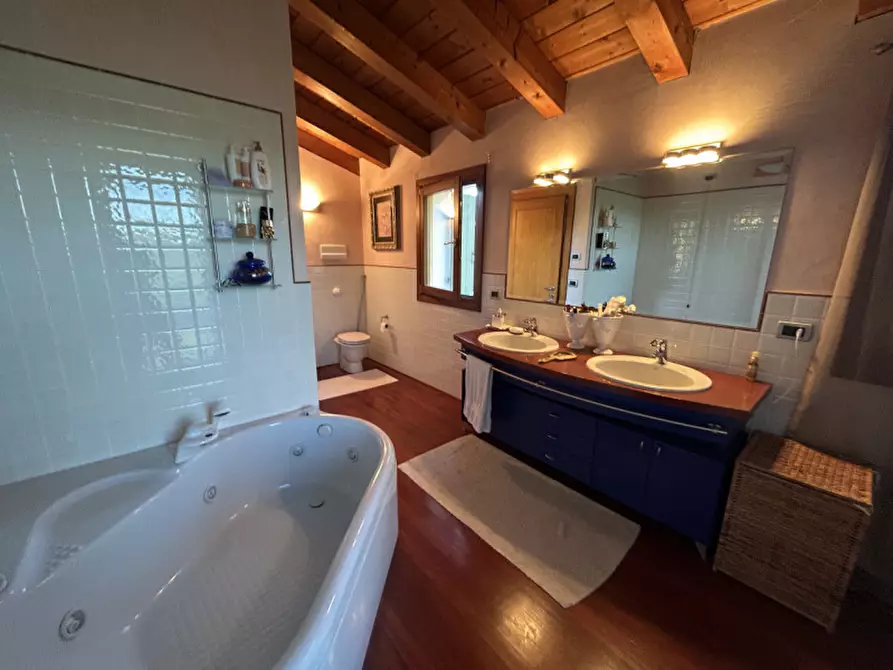 Immagine 23 di Villa in vendita  in Via Perarolo a Saccolongo