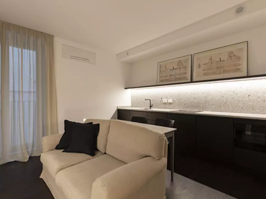 Immagine 9 di Appartamento in affitto  in Via Vittorio Emanuele, 115 a Como