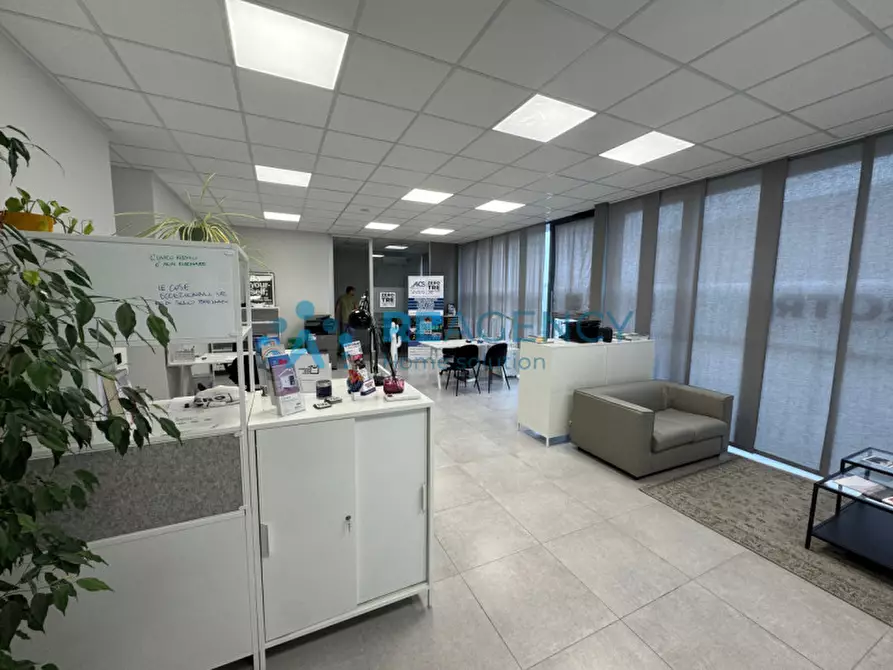 Immagine 14 di Ufficio in affitto  in Vicenza, Viale Trieste 95 a Vicenza