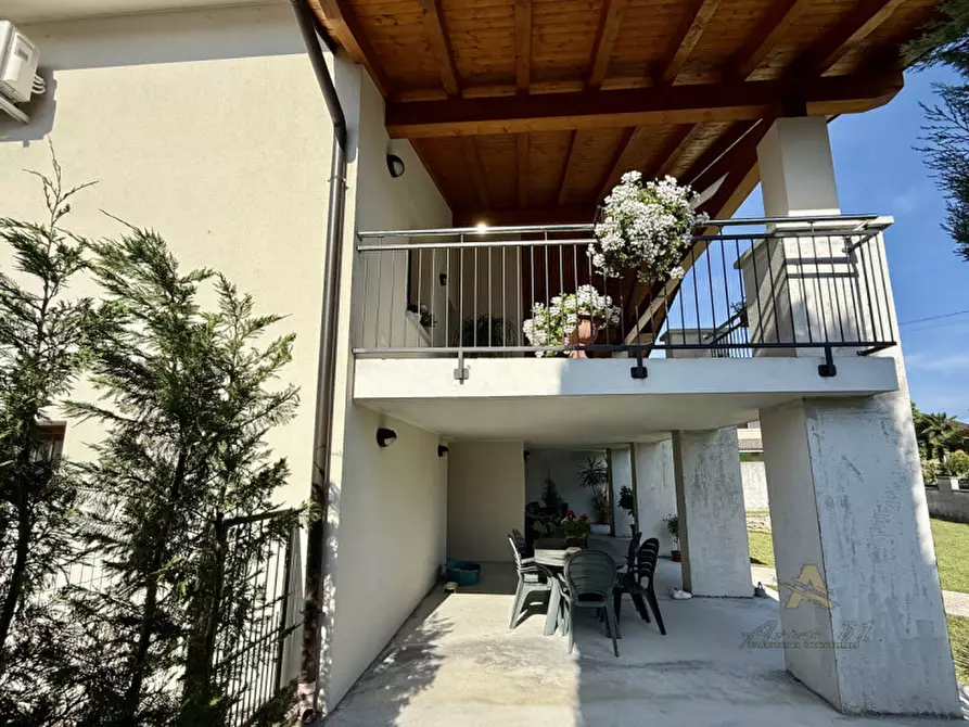 Immagine 2 di Villa in vendita  in Via Fornaci a Palazzolo Dello Stella