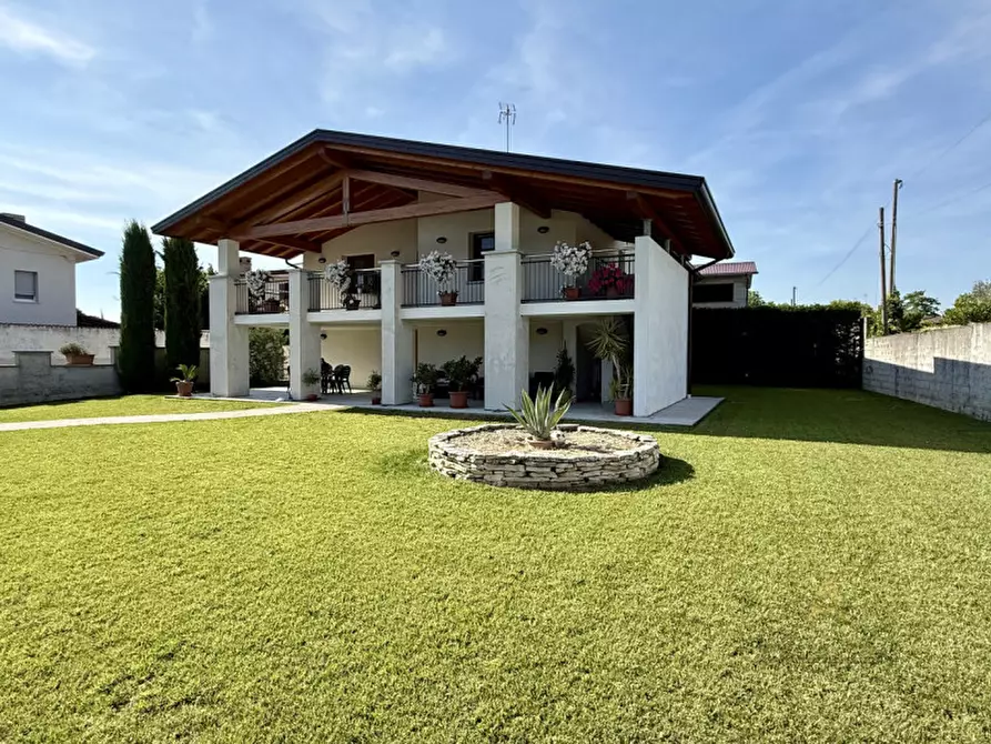 Immagine 3 di Villa in vendita  in Via Fornaci a Palazzolo Dello Stella