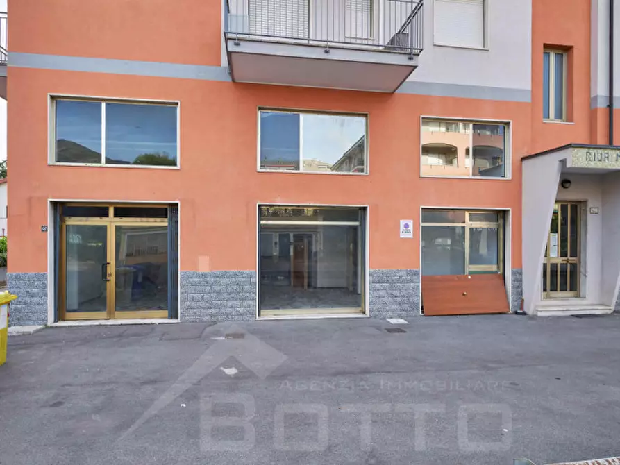 Immagine 1 di Negozio in vendita  in Via Aurelia 99 a Ceriale